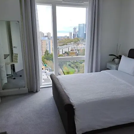 Cozy Double Room With Large En Suite Near Canary Wharf London With Amazing Views In A Shared Apartment Esterno foto