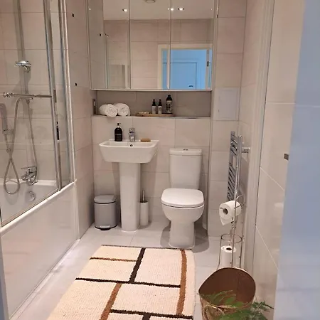 Cozy Double Room With Large En Suite Near Canary Wharf London With Amazing Views In A Shared Apartment Esterno foto