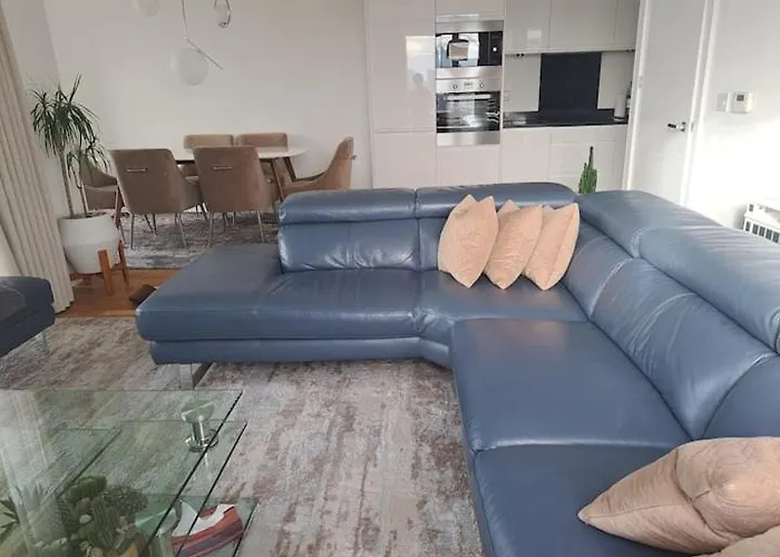 Cozy Double Room With Large En Suite Near Canary Wharf London With Amazing Views In A Shared Apartment